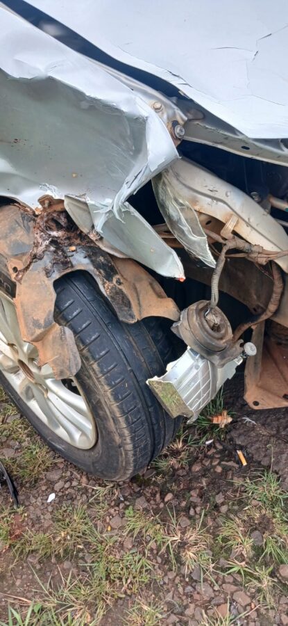 Recargaba combustible a la vera de la ruta, fue embestido por otro auto y sufrió graves quemaduras en Posadas 3 6 - Recargaba combustible a la vera de la ruta fue embestido por otro auto y sufrio graves quemaduras en Posadas 1 - 5