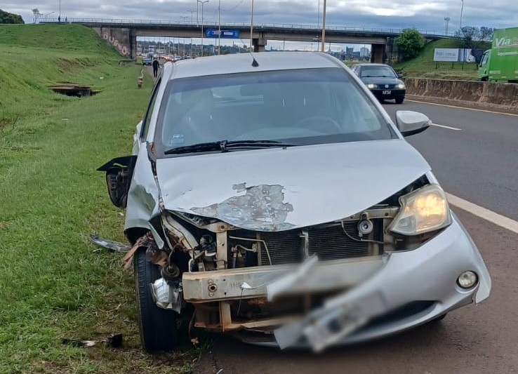 Recargaba combustible a la vera de la ruta, fue embestido por otro auto y sufrió graves quemaduras en Posadas 2 4 - Recargaba combustible a la vera de la ruta fue embestido por otro auto y sufrio graves quemaduras en Posadas 3 - 3