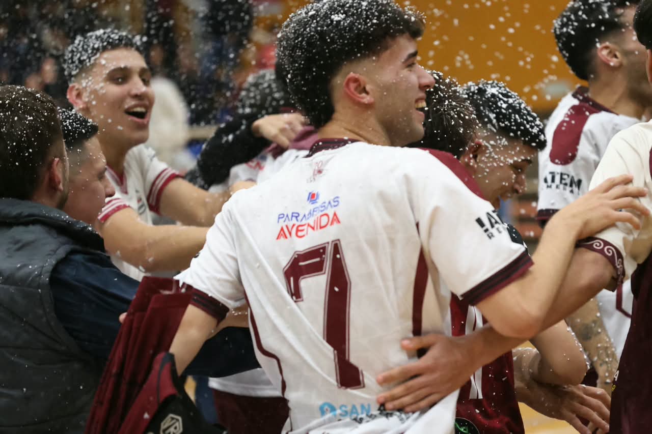 Torino campeón nacional de futsal: el fruto del trabajo y un lugar en la historia del deporte misionero 6 12 - Torino futsal campeon nacional el fruto del trabajo y un lugar en la historia del deporte misionero 11 - 11