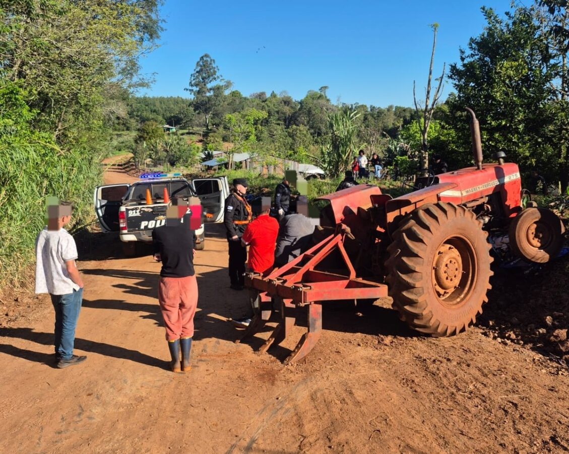 Un motociclista murió y otro resultó gravemente herido tras chocar con un tractor en 25 de Mayo