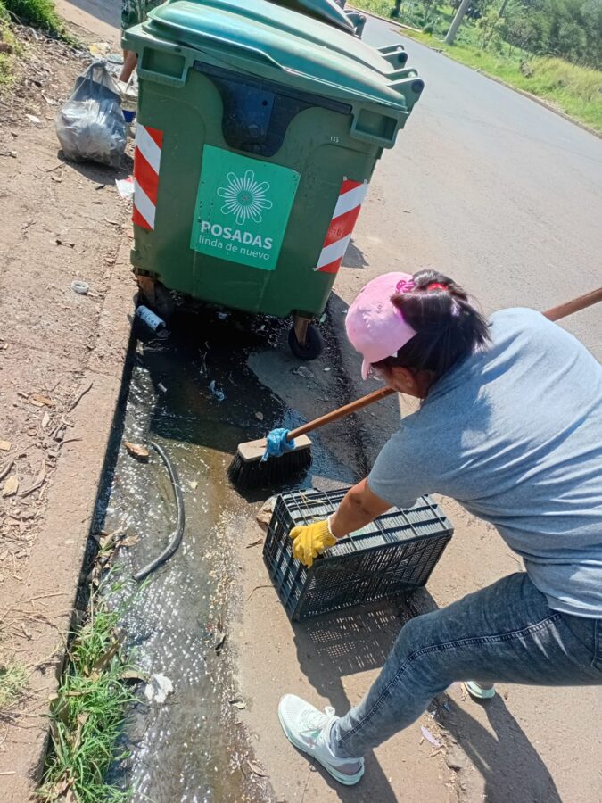 La Municipalidad removió más de 80 árboles y ramas caídas tras la tormenta que afectó a Posadas el sábado 2 4 - WhatsApp Image 2026 08 31 at 17.37.54 - 3