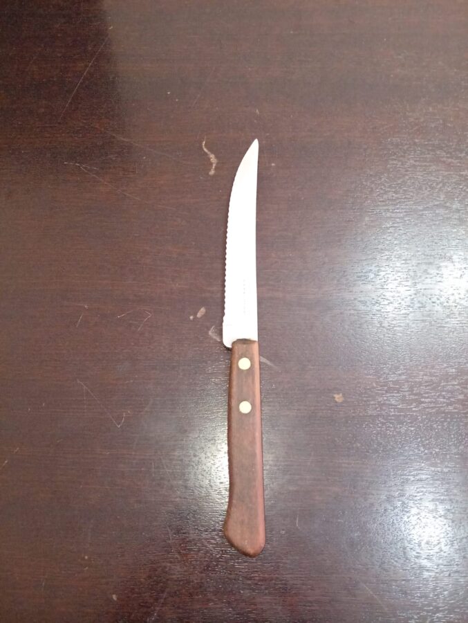 Detuvieron en Iguazú a un hombre que amenazó con un cuchillo a una mujer y su hija 1 2 - agresor detenido 2 - 1