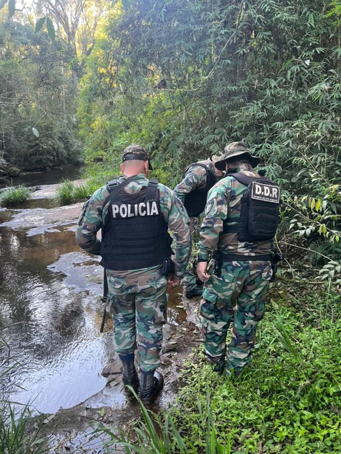 Huellas, trampas y saleros: desmantelaron dos campamentos utilizados para la caza furtiva en Montecarlo 10 20 - caza furtiva 11 - 19