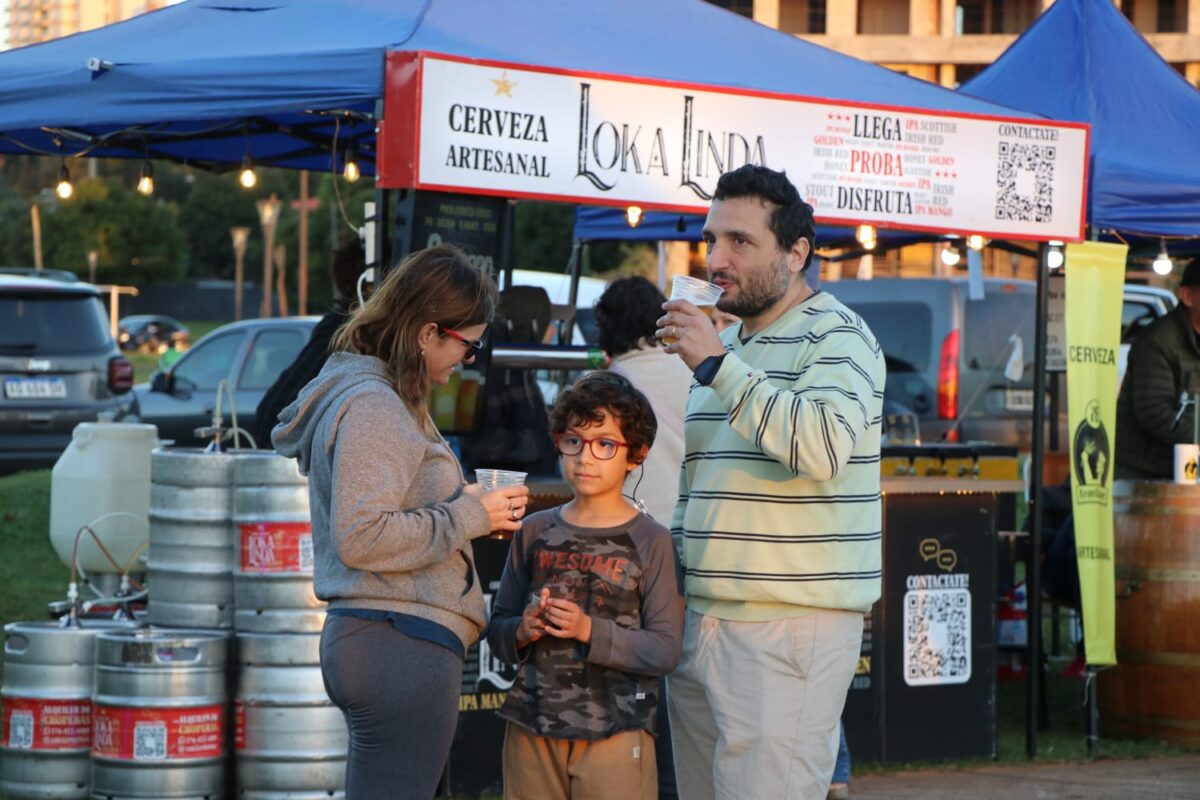 Cerveceros celebraron el Ipa Day frente al balneario el Brete de Posadas 5 10 - cerveza posadas 4 - 9