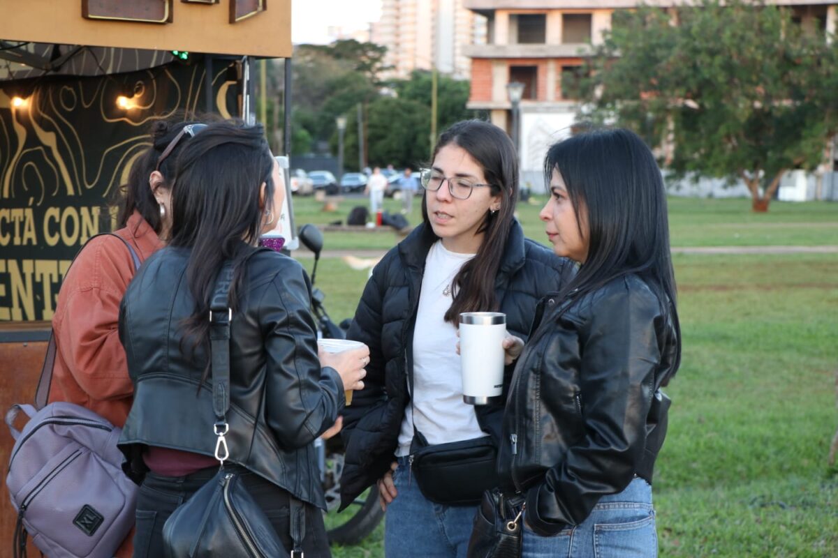 Cerveceros celebraron el Ipa Day frente al balneario el Brete de Posadas 7 14 - cerveza posadas 6 - 13
