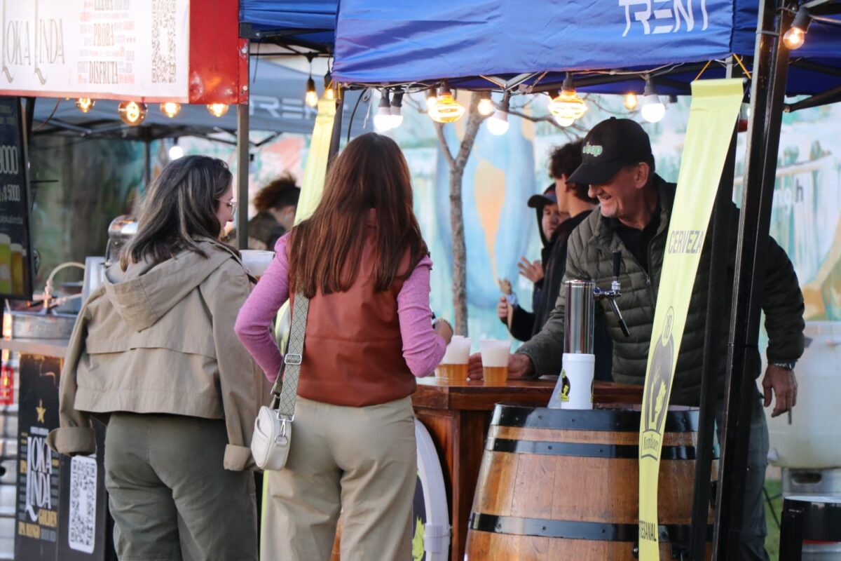 Cerveceros celebraron el Ipa Day frente al balneario el Brete de Posadas