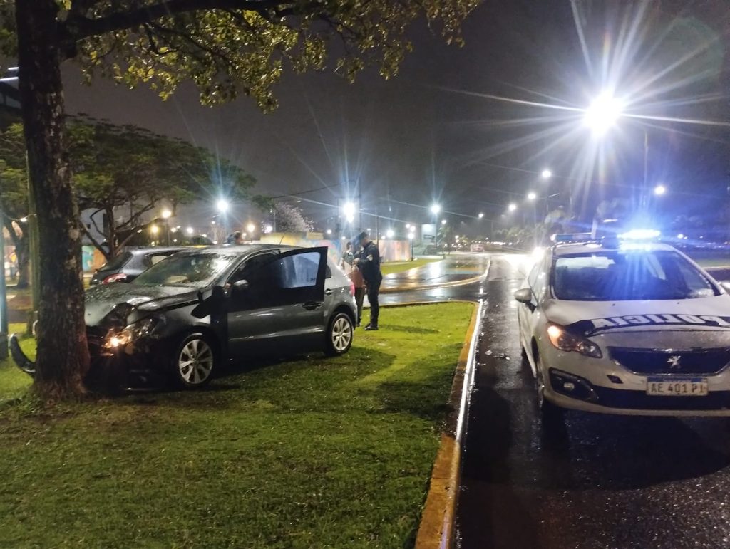 choque en costanera de posadas 4 - 5