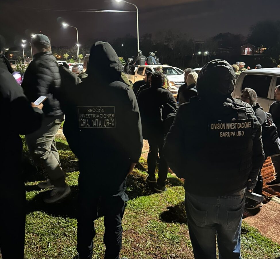 Cinco detenidos en Posadas tras siete allanamientos: secuestraron droga, municiones y dinero en efectivo 3 6 - cinco detenidos 3 - 5