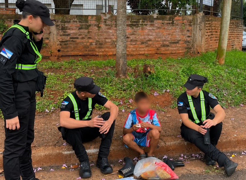 Policías encontraron y resguardaron a niño de 10 años que se había perdido en Posadas