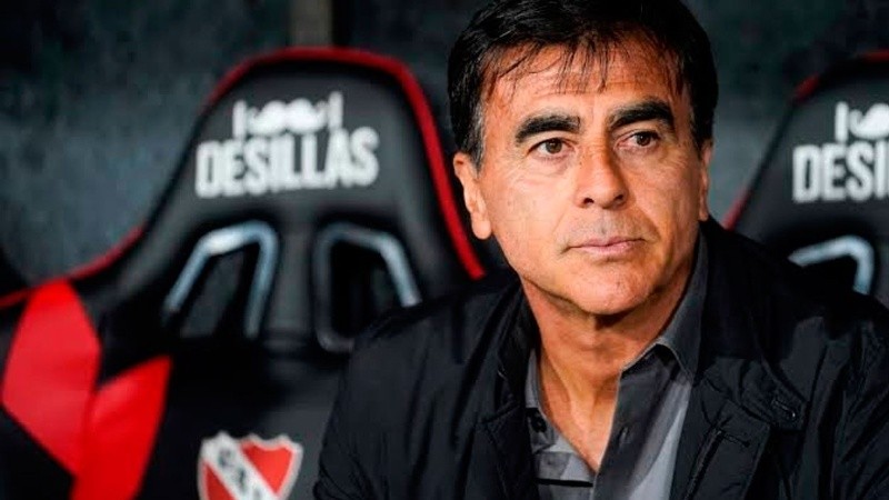 Independiente despidió a Quinteros tras el papelón en la Copa Argentina