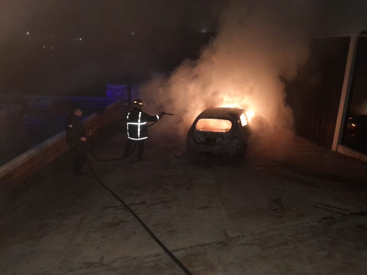 incendio auto irigoyen 2 - 1