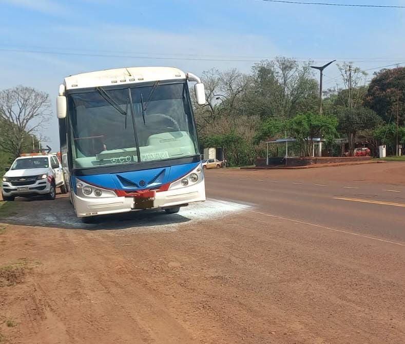 Principio de incendio en un colectivo: evacuaron a 43 pasajeros en Colonia Victoria