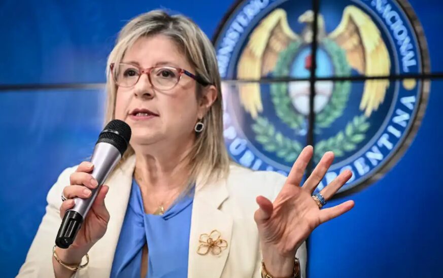 El Gobierno nacional reconoció que los suicidios en las fuerzas de seguridad aumentaron un 30% por las deudas