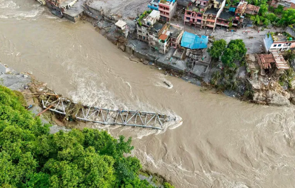 Avalancha en la frontera entre China y Nepal deja 538 muertos y 1.400 desaparecidos