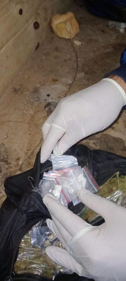 Allanaron una vivienda por robos de motos en Iguazu y la can policial detecto marihuana y cocaina fraccionadas 4 - 9