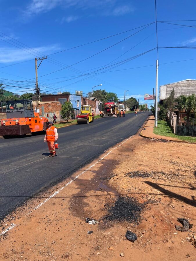 Vialidad provincial desplegó trabajos de bacheo en distintos puntos de Misiones y prepara nuevas obras 4 8 - DPV ASFALTADO IGUAZU - 7