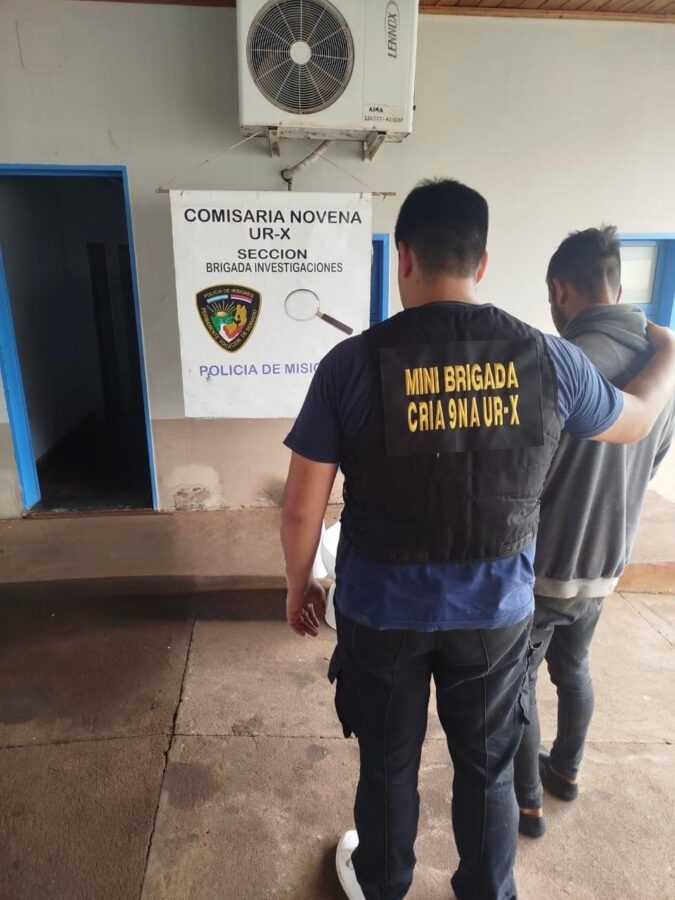 Detuvieron a dos hombres que robaron en una casa y desvalijaron una camioneta en Posadas 2 4 - Detuvieron a dos hombres que robaron en una casa y desvalijaron una camioneta en Posadas 1 - 3