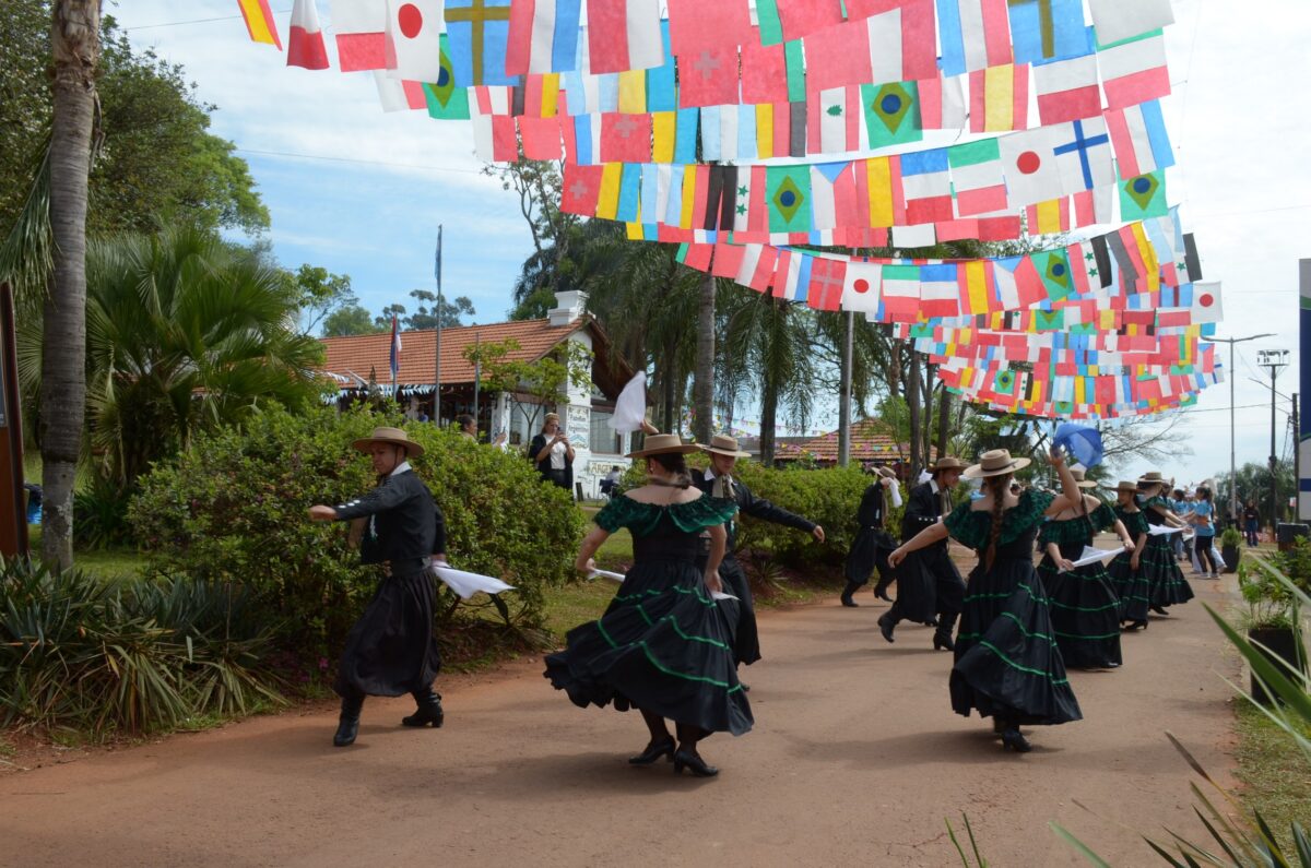 El Parque de las Naciones estrenó un nuevo salón durante la tercera jornada de la Fiesta Nacional del Inmigrante 2 4 - El Parque de las Naciones estreno un nuevo salon durante la tercera jornada de la Fiesta Nacional del Inmigrante 2 - 3