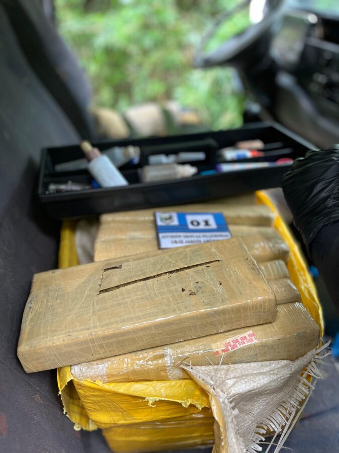 Incautaron casi dos toneladas de marihuana valuadas en 4.400 millones en General Urquiza 3 - 1