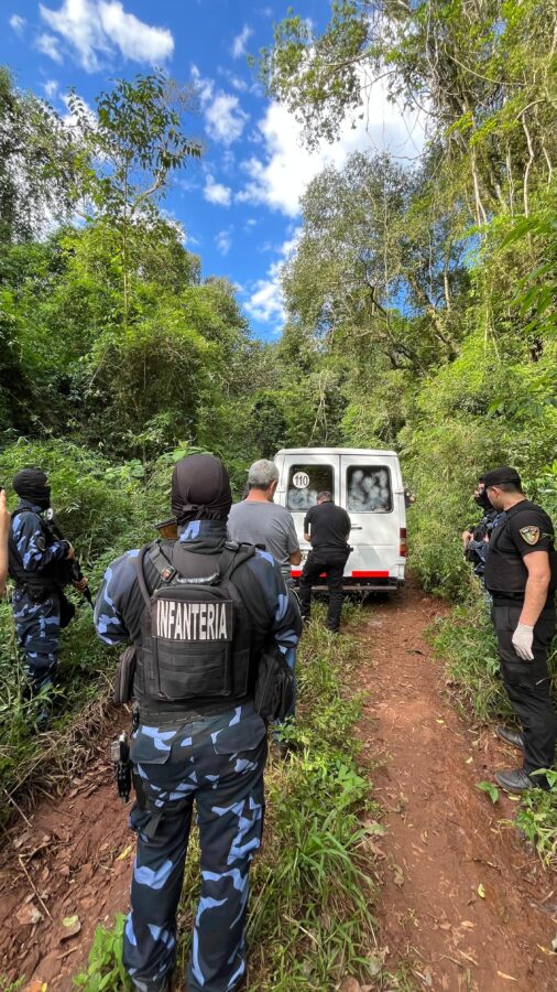 Incautaron casi dos toneladas de marihuana valuadas en 4.400 millones en General Urquiza 4 - 7