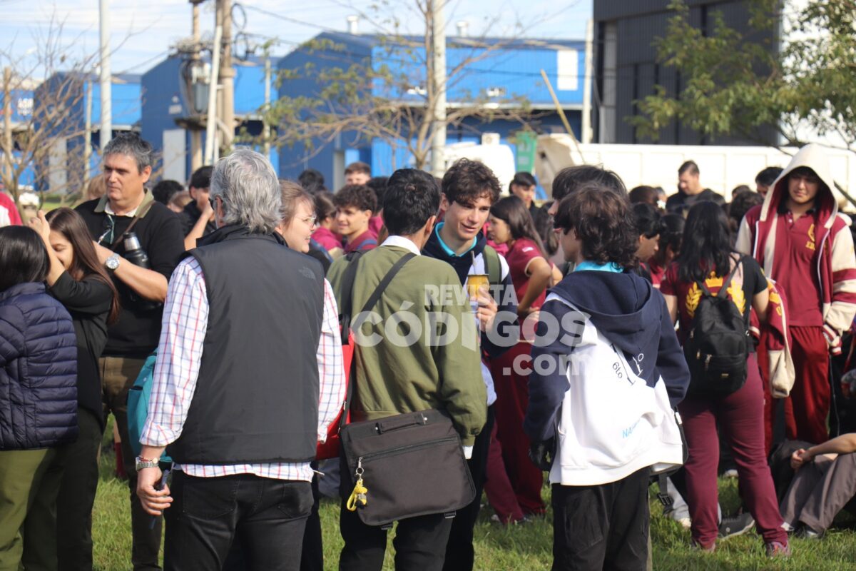 Mas de 300 estudiantes participaron de una jornada sobre industria y tecnologia en Posadas 5 - 3