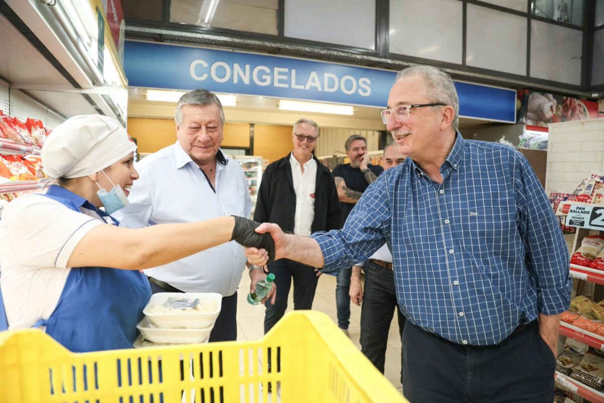 Passalacqua resalto la inversion de California para ampliar sus servicios y generar empleo en Posadas 2 - 11