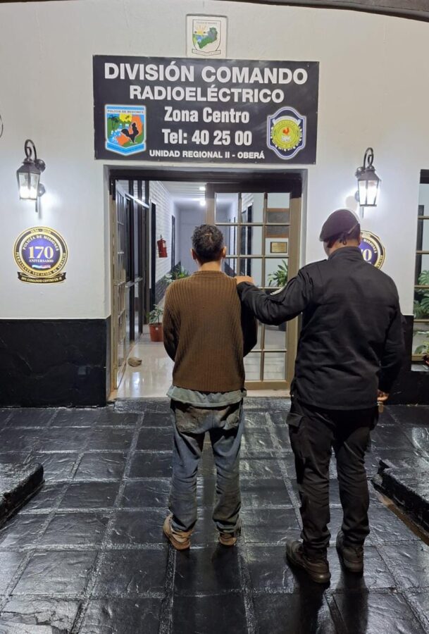 Robo casi una tonelada de mandioca a un agricultor y la Policia lo detuvo en Obera 1 - 1