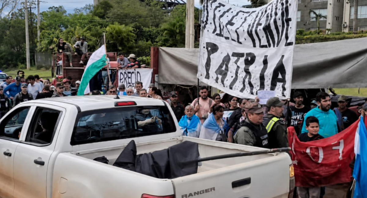 Te dimos nuestro voto nos dejaste solos fuertes reclamos de productores a Milei en su llegada a Iguazu 2 - 5