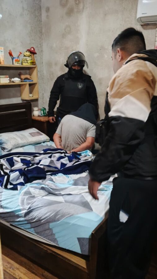 Una mujer fue rescatada tras ser retenida y amenazada por su expareja en Posadas 1 2 - Una mujer fue rescatada tras ser retenida y amenazada por su expareja en Posadas 1 - 1