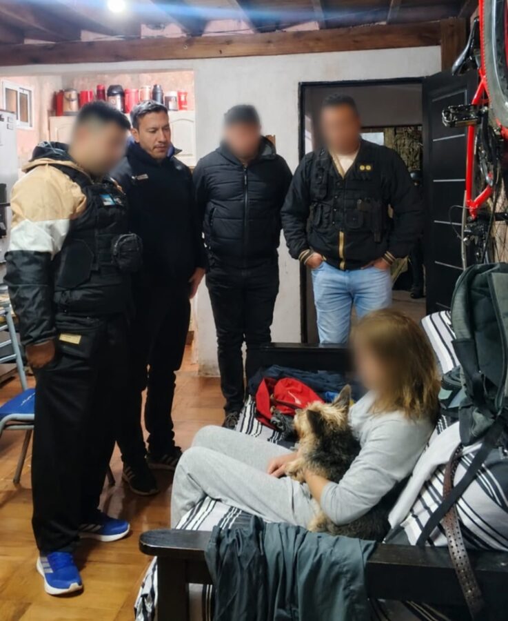 Una mujer fue rescatada tras ser retenida y amenazada por su expareja en Posadas 3 6 - Una mujer fue rescatada tras ser retenida y amenazada por su expareja en Posadas 4 - 5