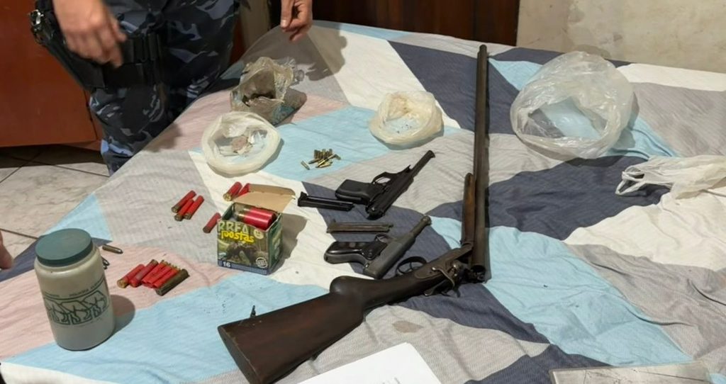 Posadas: detectaron videos con disparos en Instagram y secuestraron cinco armas 1 2 - armas - 1