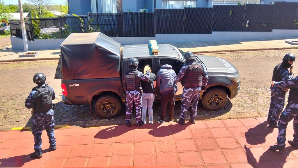 Extraditaron a Brasil a dos integrantes de una peligrosa banda buscada por Interpol vinculada a múltiples asaltos 3 6 - banda extraditada 4 - 5