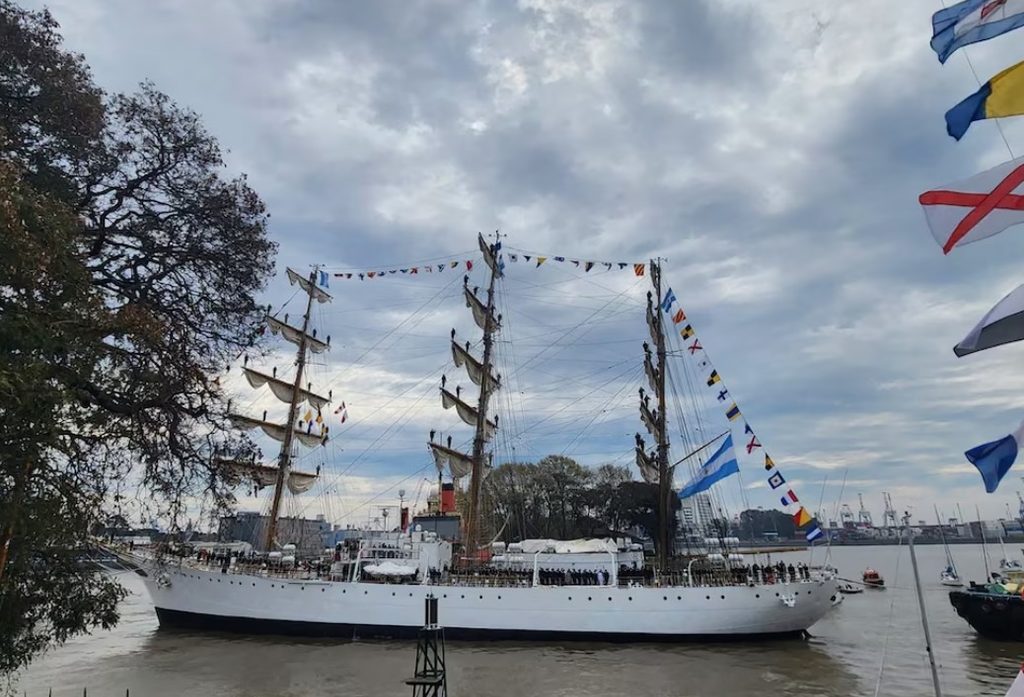 La fragata Libertad arribó a Buenos Aires y culminó su 54º viaje de instrucción 1 2 - fragata 1 - 1