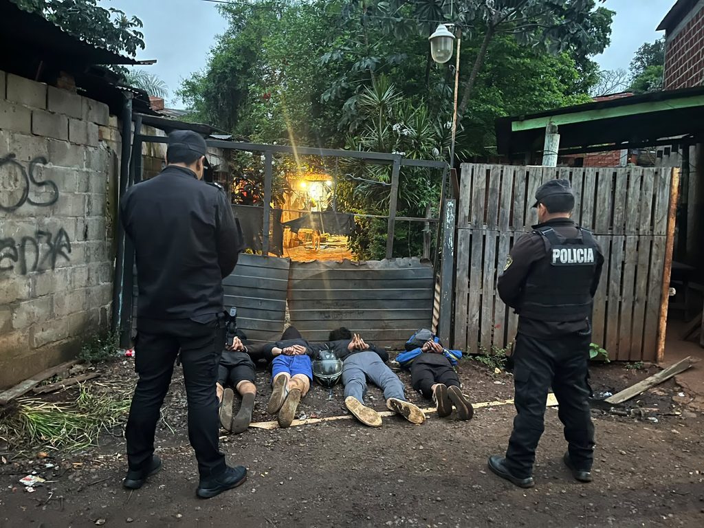 Masiva intervención policial en tres chacras de Posadas terminó con once detenidos y múltiples secuestros 2 4 - intervenciones 2 - 3