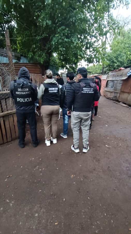 Masiva intervención policial en tres chacras de Posadas terminó con once detenidos y múltiples secuestros 6 12 - intervenciones 6 - 11