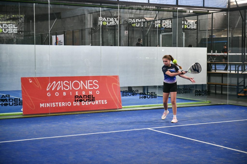 Misiones define en las finales provinciales de pádel a sus representantes para los Juegos Evita y de Adultos Mayores 4 8 - misiones padel 11 - 7