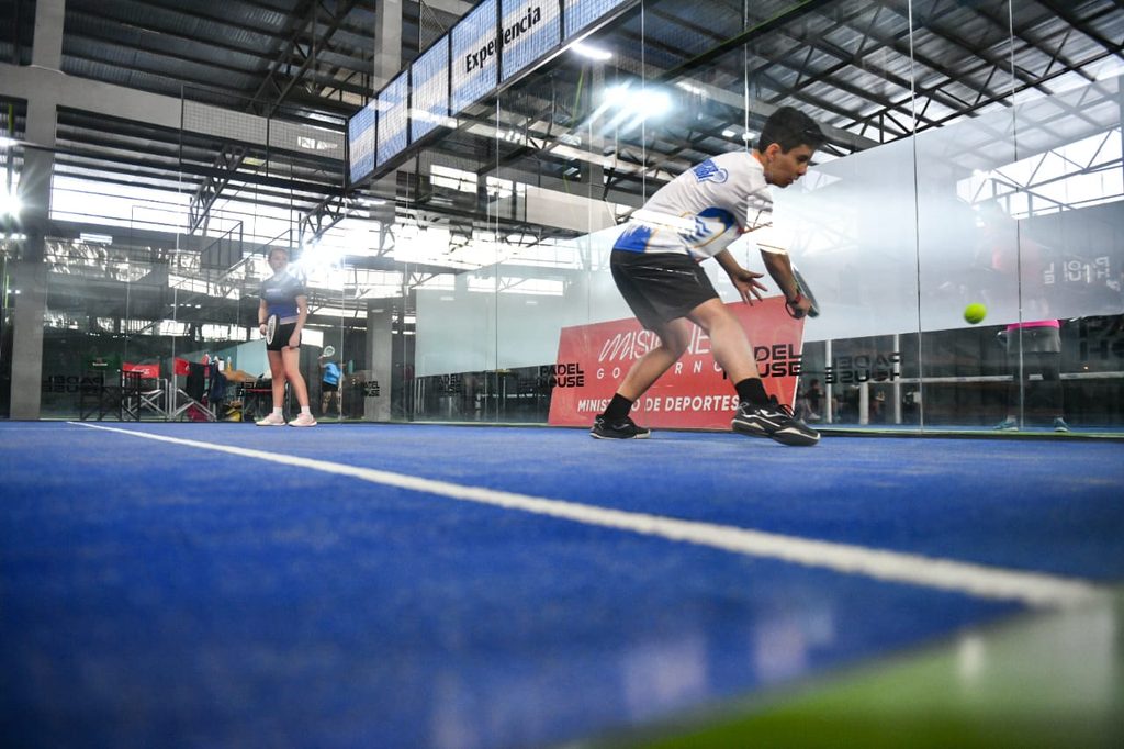 Misiones define en las finales provinciales de pádel a sus representantes para los Juegos Evita y de Adultos Mayores 8 16 - misiones padel 5 - 15