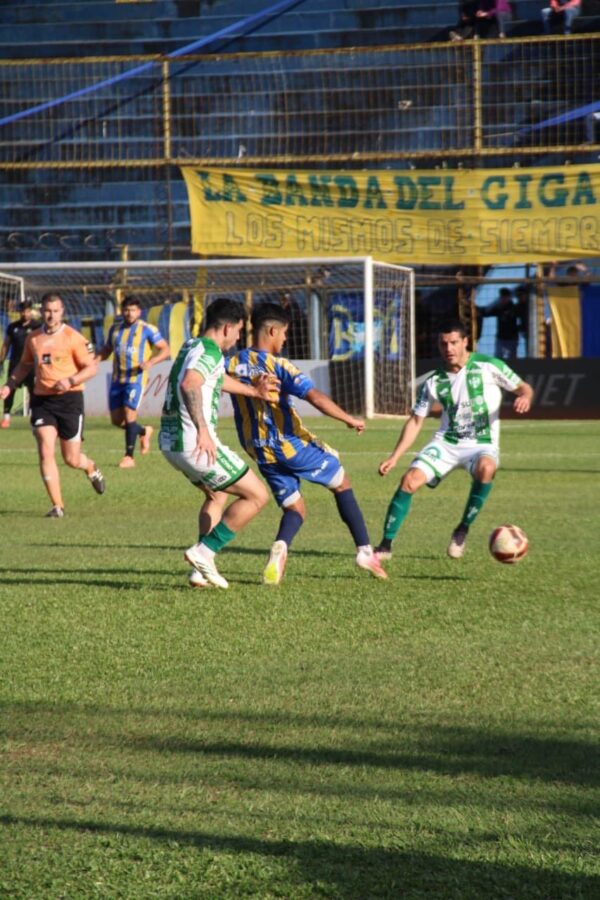 Mitre cayó ante Gimnasia de Chivilcoy y dejó pasar una chance en casa 4 8 - mitre 5 - 7