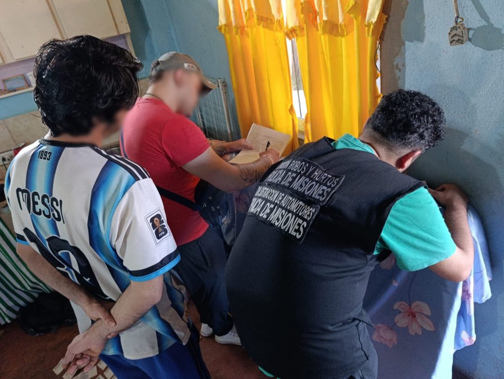 La causa por el robo de celulares en Posadas abrió nuevas pistas: secuestraron motos, dinero y documentación apócrifa 2 4 - motos 2 - 3