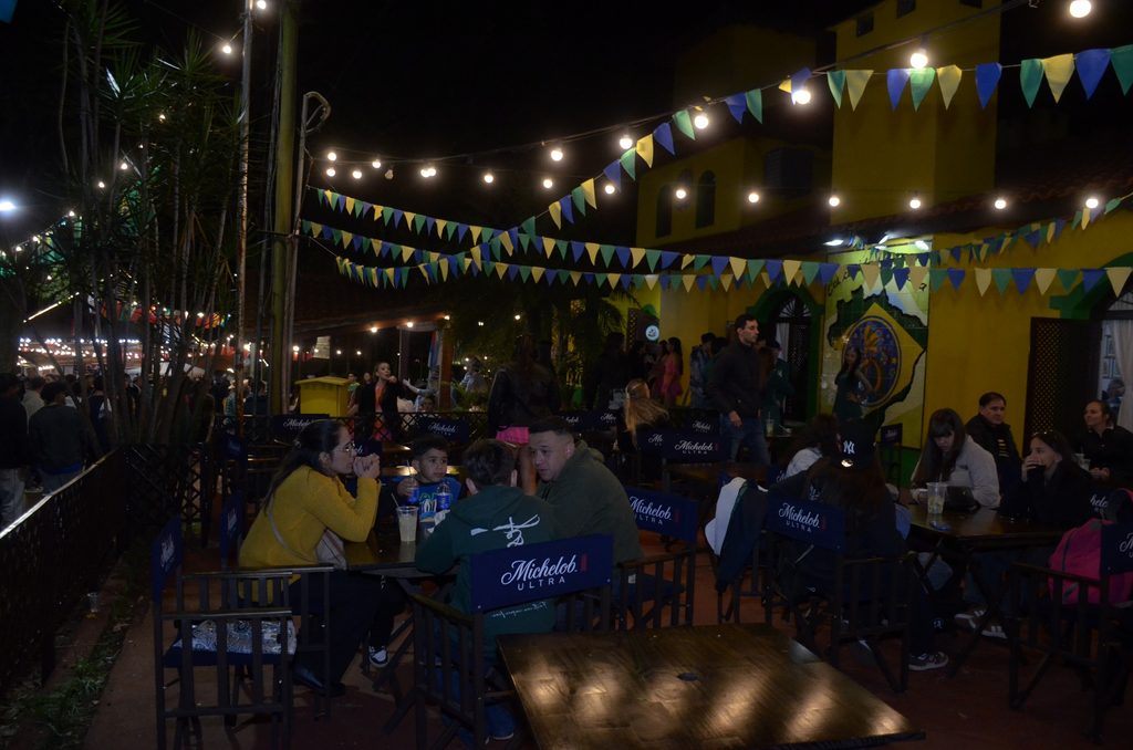 La Fiesta del Inmigrante vivió otra jornada multitudinaria y este sábado continúa con la Noche Haus 4 8 - obera fiesta del inmigrante 2 - 7