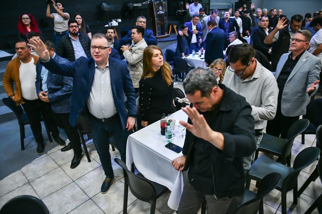 Passalacqua reunió a pastores de Misiones y destacó su tarea comunitaria: “Si no están ustedes, estamos en dificultades” 7 14 - passalacqua pastores 4 - 13