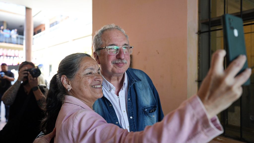 Passalacqua recibió en Posadas a Soledad Pastorutti en una de las paradas de “30 Pueblos” 11 22 - soledada y passalacqua 2 - 21