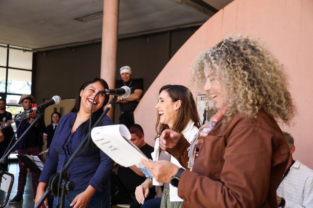 Passalacqua recibió en Posadas a Soledad Pastorutti en una de las paradas de “30 Pueblos” 3 6 - soledada y passalacqua 7 - 5