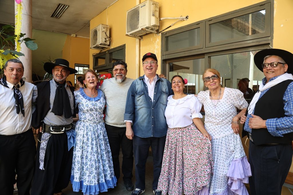Passalacqua recibió en Posadas a Soledad Pastorutti en una de las paradas de “30 Pueblos” 4 8 - soledada y passalacqua 8 - 7