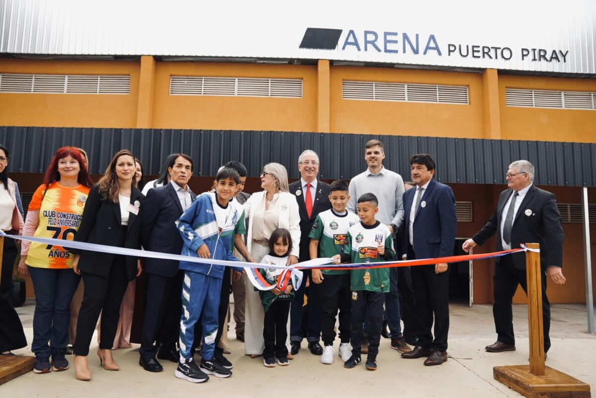 En los 152 años de Puerto Piray, Passalacqua inauguró un nuevo espacio deportivo y cultural: "Lo que viene es juntos" 3 6 - 8. En los 152 anos de Puerto Piray Passalacqua inauguro un nuevo espacio deportivo y cultural Lo que viene es juntos 4 - 5