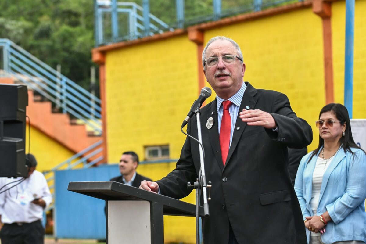 En los 152 años de Puerto Piray, Passalacqua inauguró un nuevo espacio deportivo y cultural: "Lo que viene es juntos" 2 4 - 8. En los 152 anos de Puerto Piray Passalacqua inauguro un nuevo espacio deportivo y cultural Lo que viene es juntos 6 - 3