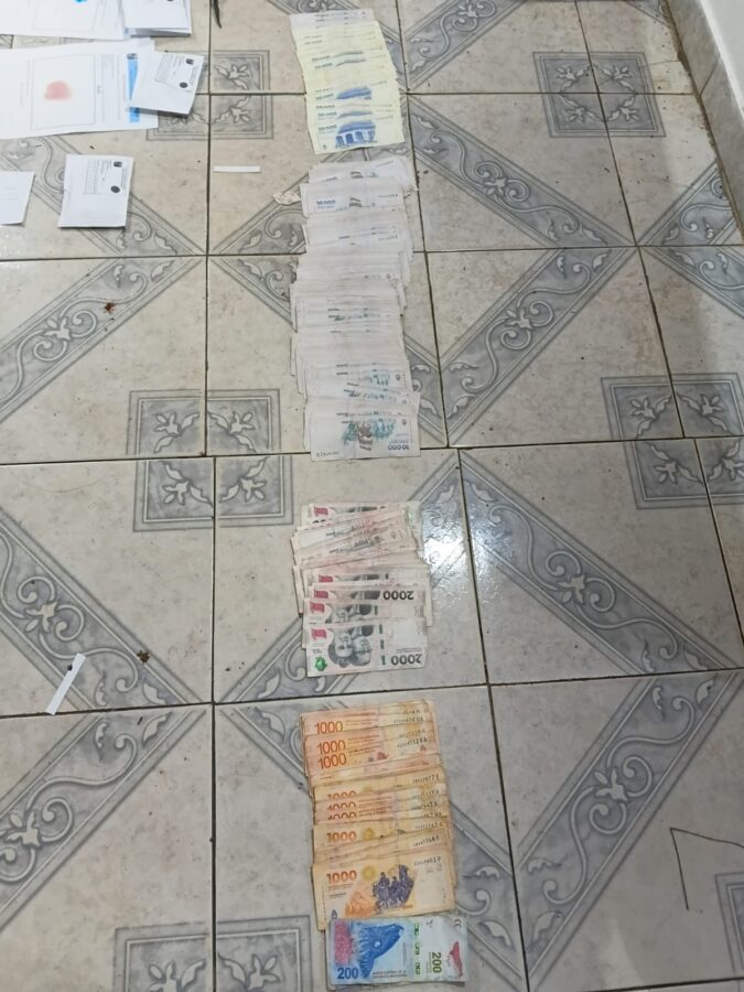 Allanaron un punto de venta de drogas en Posadas: secuestraron marihuana y cocaína por $63 millones 2 4 - Allanaron un punto de venta de drogas en Posadas secuestraron marihuana y cocaina por 63 millones 2 - 3