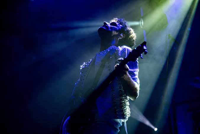 “Cronología Gustavo Cerati” llega a Posadas con un recorrido por su historia musical 1 2 - Cronologia Gustavo Cerati EDR 2 - 1