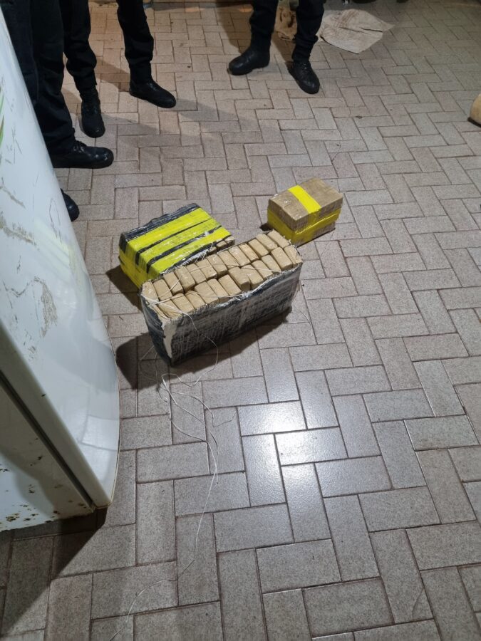Golpe al narcotráfico en Oberá: secuestraron 768 kilos de marihuana valuados en casi $3.000 millones 2 4 - Golpe al narcotrafico en Obera secuestraron 768 kilos de marihuana valuados en casi 3.000 millones 4 - 3
