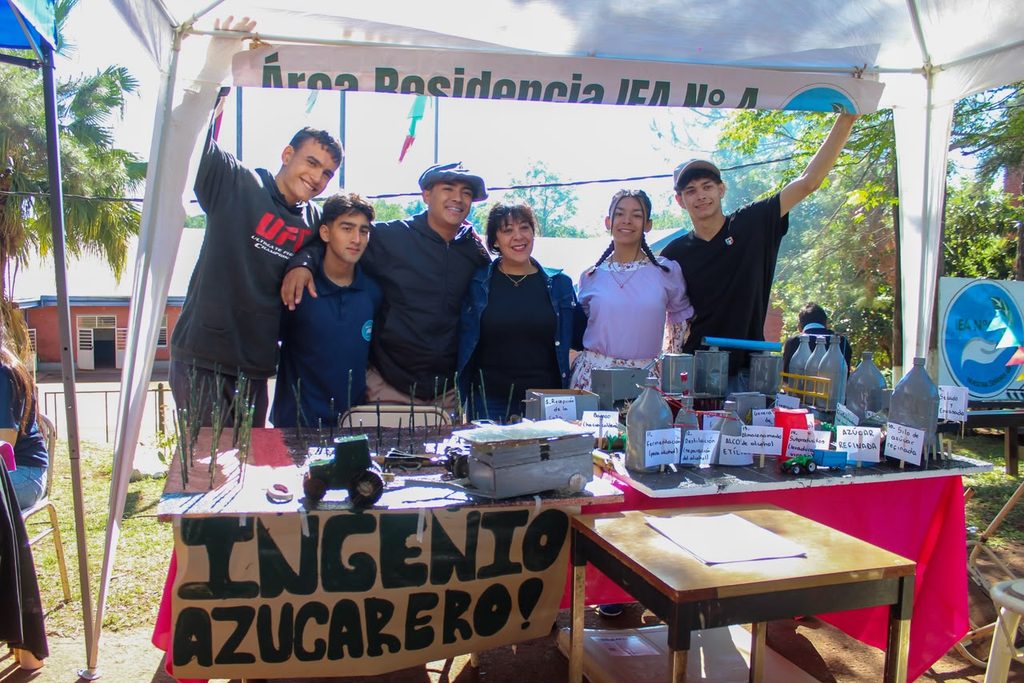 El IEA 4 de Loreto celebró su tercera Fiesta de la Familia con una jornada que vinculó producción, educación y comunidad 4 8 - IEA 4 Loreto 5 - 7